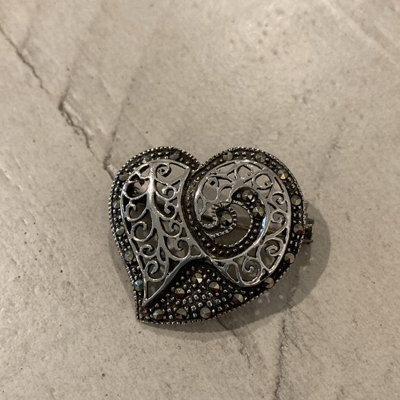 Sterling silver heart pin - Picture 1 of 7